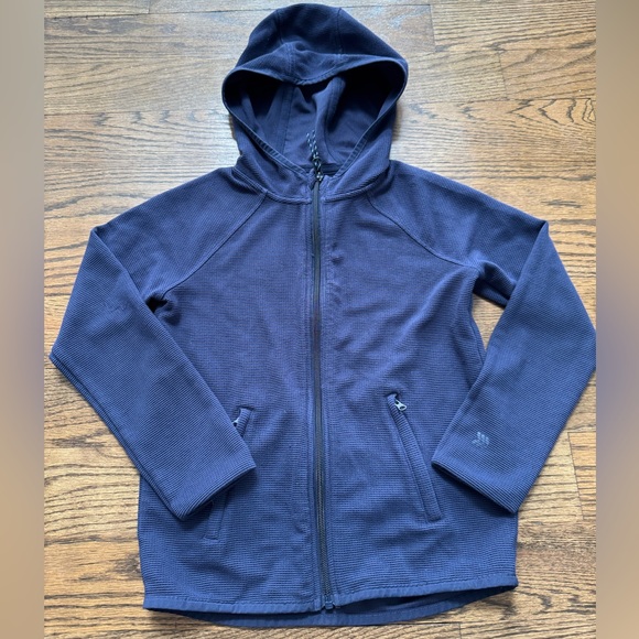 Boys 6/7 Athletic Wear Bundle—Nike Dri-Fit, All In Motion Tops & Hoodie - Picture 9 of 9